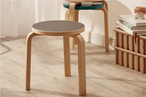 O nome dele é Stool 60